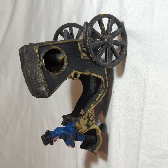 Vintage Cast Iron Horse Drawn Carriage with Driver and Rider - Picture 9 of 12